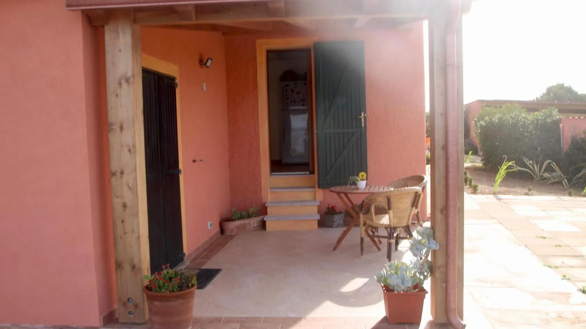 Salina Holiday Home Studio Flat كالاسيتا